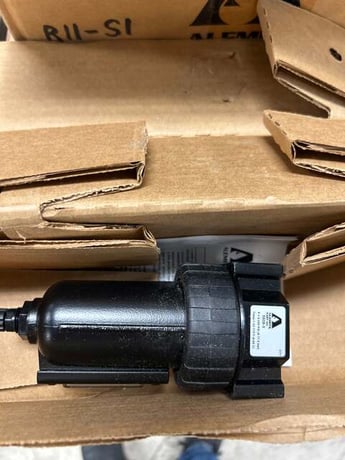 Alemite #5608-3, compressed air filter, 1/2" NPTF female, 250 PSI - Image 4
