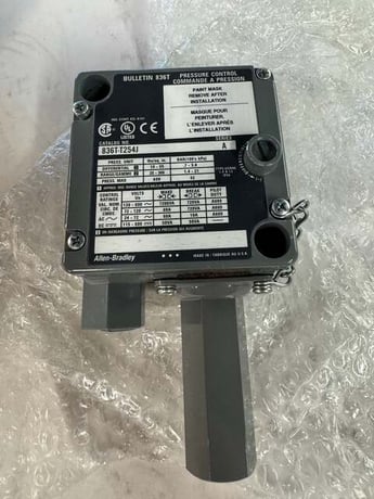 Allen-Bradley #836T-T254J, pressure control switch, 20-300 PSI adjustable range - Image 1