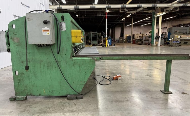 1/4" x 12' Accurshear #625012, hydraulic power squaring shear, 36" back gauge, 19 hold downs, 1992 - Image 4