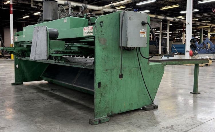 1/4" x 12' Accurshear #625012, hydraulic power squaring shear, 36" back gauge, 19 hold downs, 1992 - Image 5