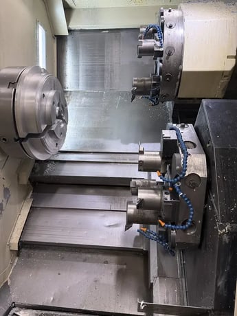 Okuma #LU45-M, CNC lathe, 33" swing, 27" chuck, 3-jaw, 5.12" bore, 49.2" centers, 12-2800 RPM, 50 HP - Image 2