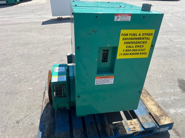 35 KW, 1800 RPM, Cummins/Onan #DGBB-3367339, Generator End, 120/240 Volts, 12 poles, 1833 hours, 1999 - Image 5