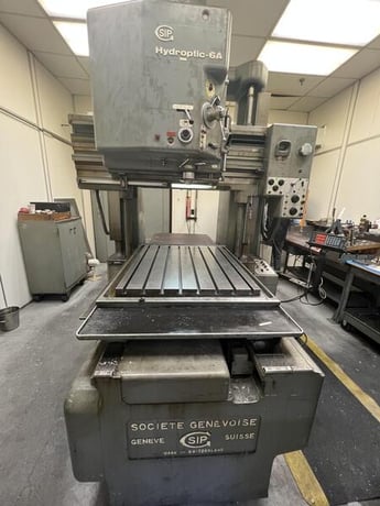 SIP #Hydroptic-6A, jig borer, 39.37" X, 31.29" Y, 31.49" Z, 2000 RPM, 12 HP, MT4, 33.14" x43.3" table, 1968 - Image 1