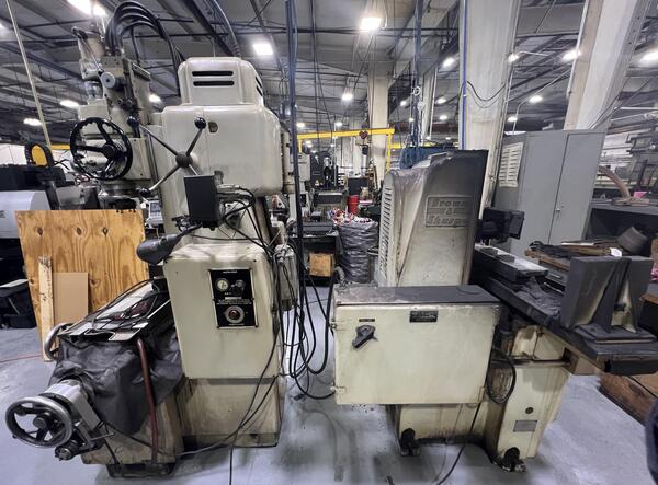 Moore #3, jig grinder, 24" x 11" table, 18" longitudinal, 11" cross travel, 40 to 40000 RPM spindle - Image 2