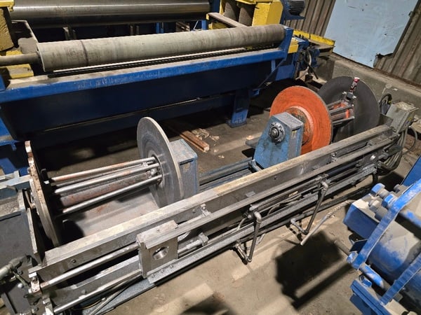 Chicago-Slitter, dual scrap winders on single base, 22" wide, 26" spool diameter, hydraulic orbit motor driven - Image 1