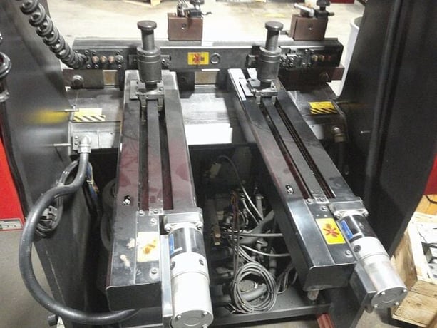 38.5 Ton, Amada #RG-35S, CNC Press Brake, 40.2" between housings, 3.94" stroke, 3-axis, 1993 - Image 4