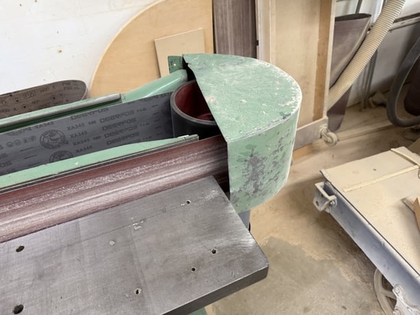 Ekstrom Carlson #112, Oscillating Edge Sander, 11" x 60" table, 58" x 9" platen, 5 HP, 220/440 V., 3 Ph. - Image 4