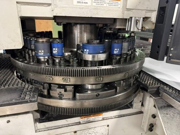 20 Ton LVD Strippit #V20-1225, CNC turret punch, 34 station, 50" x100" max sheet, Fanuc 180i-P - Image 6