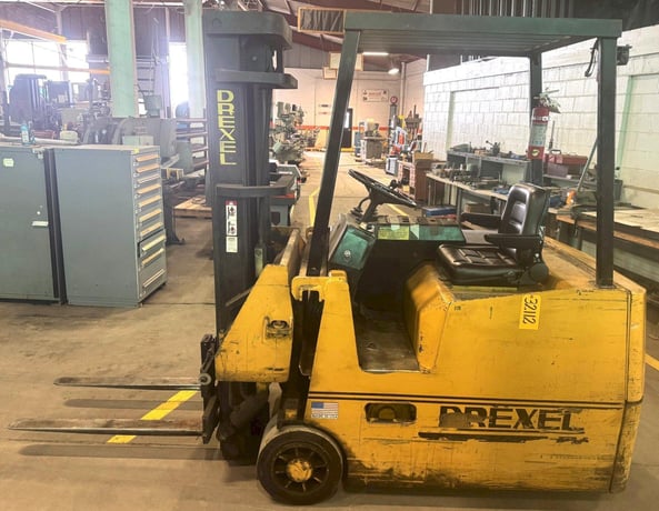 3000 lb. Drexel #SLT-30, narrow aisle swing mast electric forklift, triple stage, side shift, 1997 - Image 2
