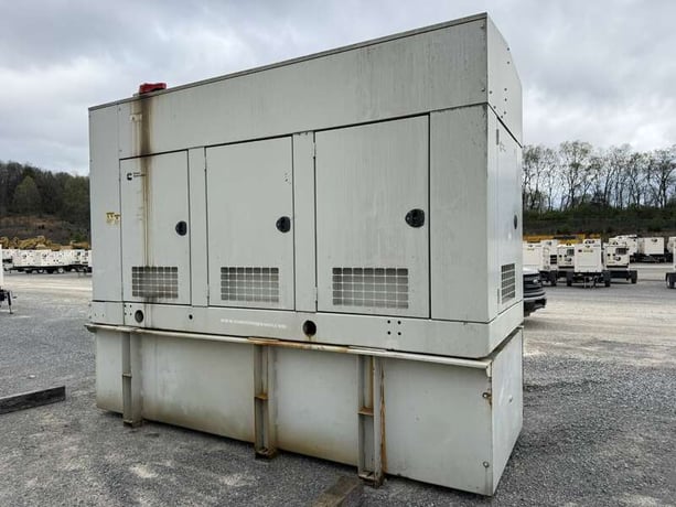 450 KW Cummins #DFEJ, diesel generator set, 277/480 Volts, 755 HP @ 1800 RPM, QSX15-G9 NR2 engine, 314 hours - Image 3