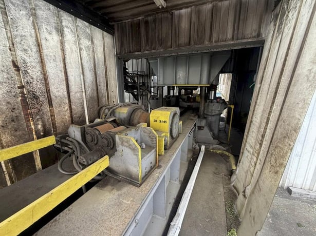 2000 Ton, Heavy duty 4-post hydraulic press, 8" stroke, 30" daylight, pendant controller - Image 4