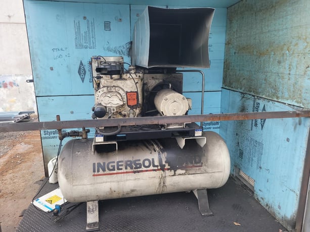 55 cfm, 125 psig, Ingersoll-Rand #U15H-SP, rotary screw air compressor, 15 HP, 230/460 V., 1994 - Image 1