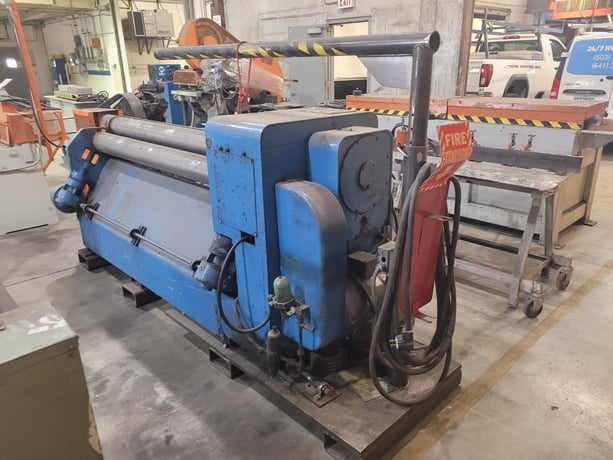 3/16" x 6' Niagara #6-72, pyramid plate bending roll, 6" rolls, 25 FPM, powered drop end, 7.5 HP, pedestal - Image 5