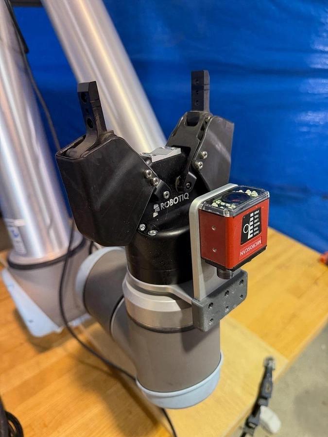Universal Robots, UR-10, 6-Axis Collaborative Robot, CB3 controller, 110 Volt, 1PH, 2018 - Image 2