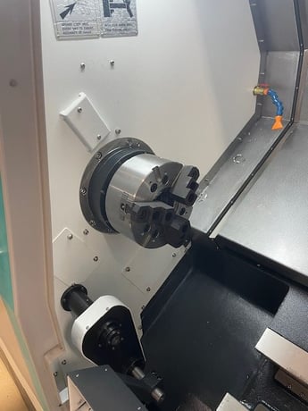 Feeler #FTC-200L, CNC Lathe, 23.6" swing, 8" chuck, 4500 RPM, 25 HP, Fanuc 0i-TF, tailstock, 12 tool, Parts - Image 6
