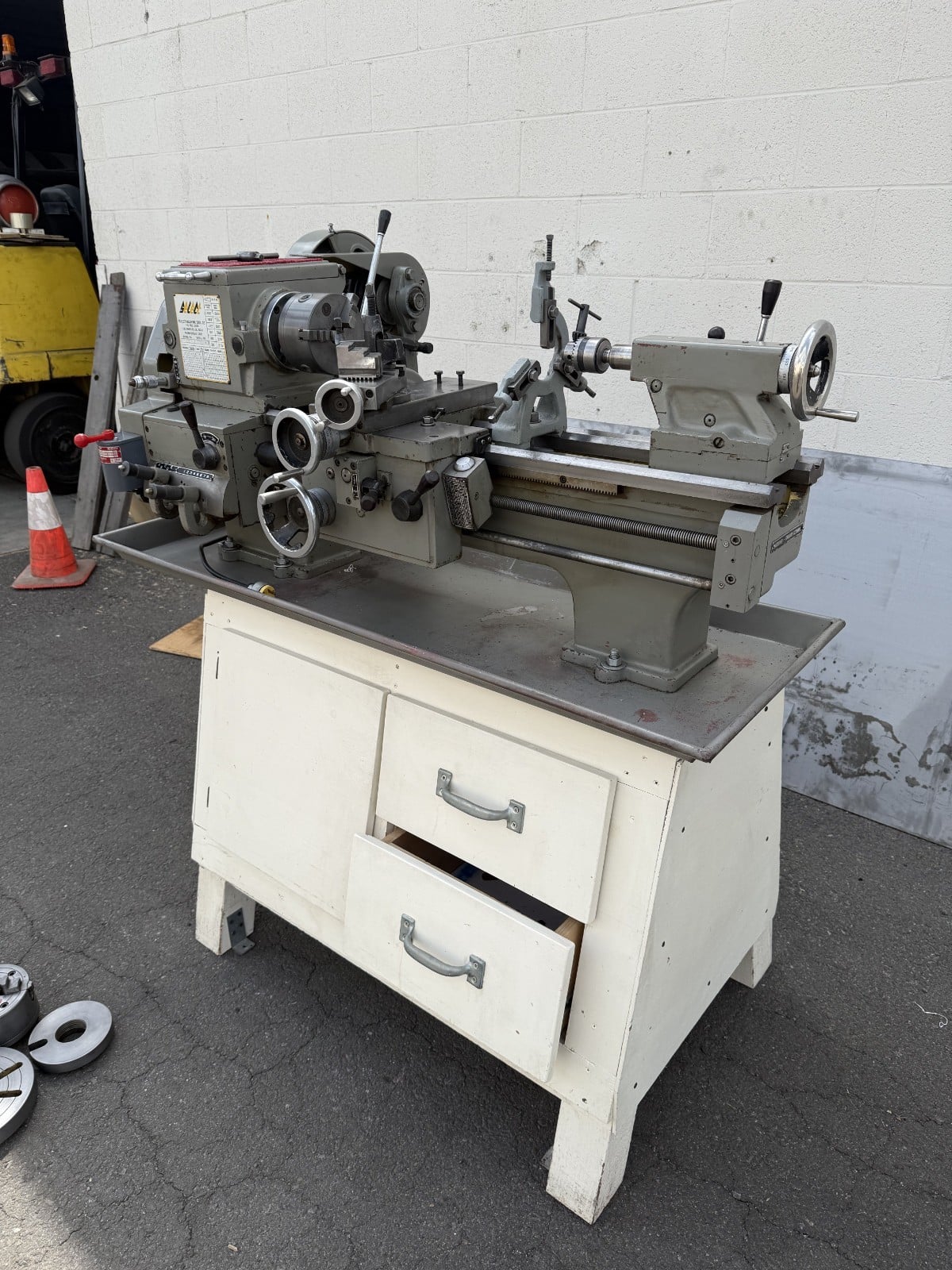 10" x 24" Select #1024B, Lathe, 6" swing over cross slide, 60-1250 RPM, tool post, 1-shot lube, Steady Rest - Image 5