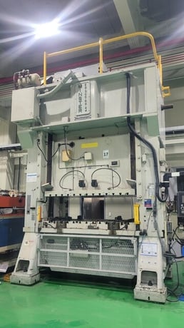 272 Metric Ton, Minster #E2-300-29078, 4" stroke, 30" Shut Height, 200 SPM - Image 1