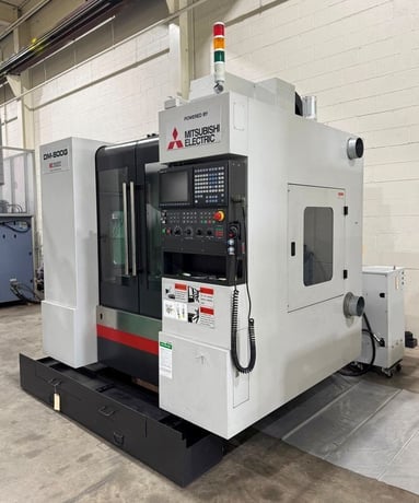 Litz Hitech Mitsubishi #DM-800G, 31.5" X, 19.7'Y, 21.3" Z, 24 automatic tool changer, 20000 RPM, Graphite - Image 2