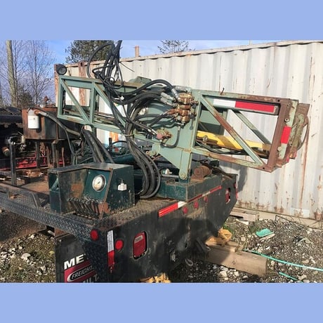 Drill Rig #AD-8000, mounted on Ford F550, 60' of 6" hollow core auger, 30' drill rod - Image 2