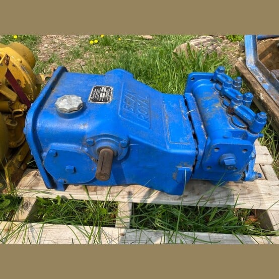 Longyear #24, Diamond Core Drill and Royal Bean 420-9 Pump, AQ 720' depth, 24" drill - Image 3