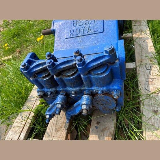 Longyear #24, Diamond Core Drill and Royal Bean 420-9 Pump, AQ 720' depth, 24" drill - Image 7