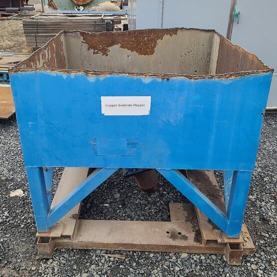 32 cu. ft. Square Steel Feed Hopper, 4' x 4' x 21" deep, 6" diameter discharge with gate valve, on skid - Image 3