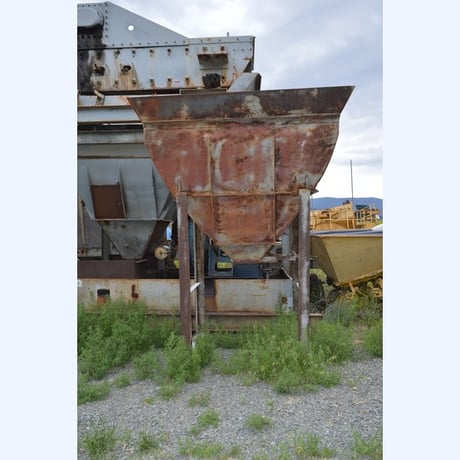 30" deep x 7' wide Hopper, 7' x 30" x 6' high, 12" adjustable knife outfeed, on 5" x 5" angle legs - Image 3