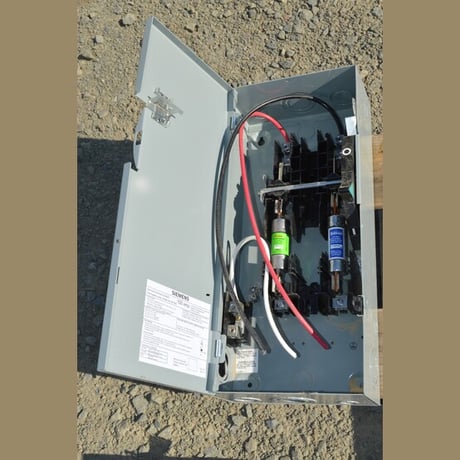 100 Amp. Siemens, Fusible Disconnect Switch, 240 Volts, single phase - Image 1