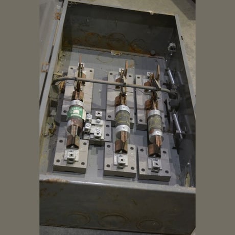 400 Amp. CEB, Fusible Disconnect Switch, 3 phase - Image 2