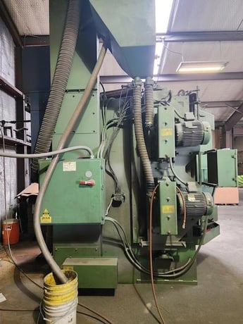 Goff #60TB, Table Blast Machine, (2) 10 HP blast wheels, 2003 - Image 3