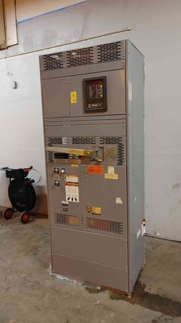 2000 Amps, Square D Power Style QED, switchboard, 480Y/277 Volts, 3 phase, 4 wire, bypass switch & meter - Image 2