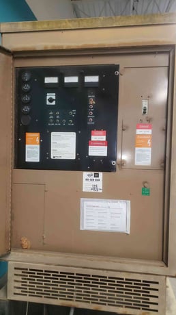 30 KW Magnetek Elliott #RD-370, diesel generator, Perkins engine, 1 & 3 phase, 659 hours - Image 10