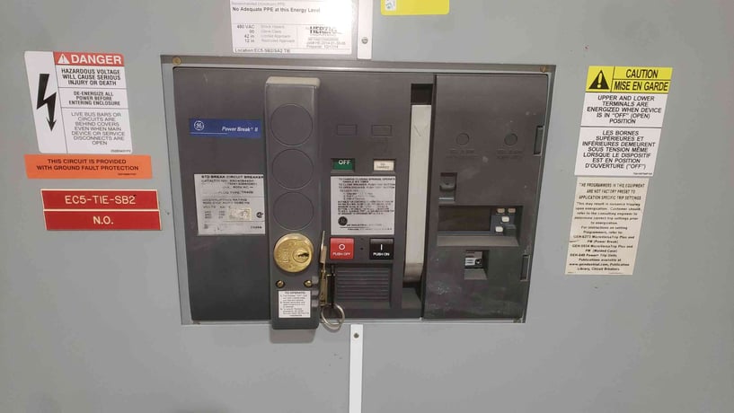 4000 Amps, General Electric Power Break II #SSD40B440H, insulated case circuit breaker, 3 pole, 600 Volts - Image 3