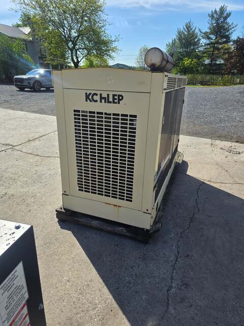 57 KW Kohler, LP propane generator, GM 5.7L engine, enclosed, 1024 hours, 2001 - Image 9