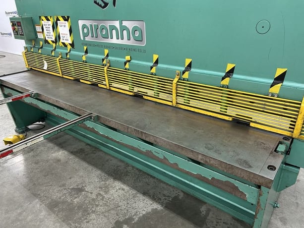 1/4" x 10' Piranha #M1/4-10, hydraulic shear, 39" front operated back gauge, 10 hold downs, (2) front arm - Image 4