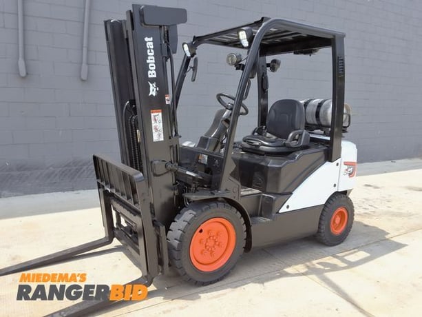 6600 lb. Hyster #S60XL, Forklift, 126.5" max. lift height, 41" fork length, 2 mast stages, 8,196 hours - Image 1