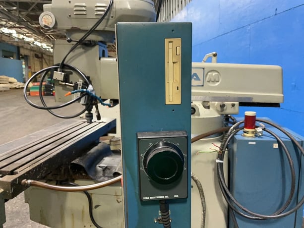 Dyna #EM3116, CNC vertical mill, 10" x 50" table, Dyna CNC controls, 220 V. - Image 7
