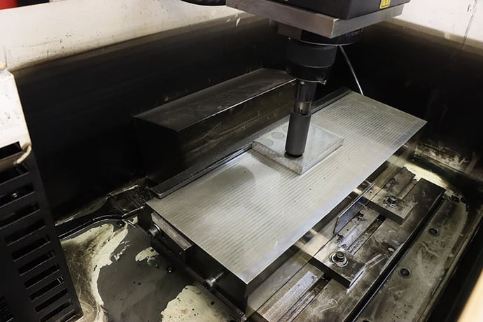 Agie #Mondo-20, CNC ram type Electrical Discharge Machine, Futura II CNC, 40 amp, 11.8" X, 9.8" Y, 9.8" Z - Image 5