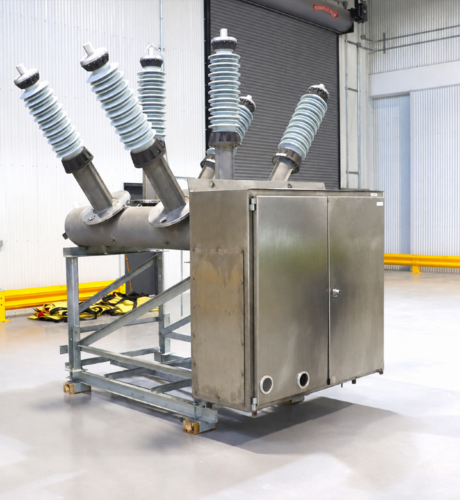 High Voltage Dead Tank Circuit Breakers, 38.5-72.5kV high-voltage applications, new - Image 1
