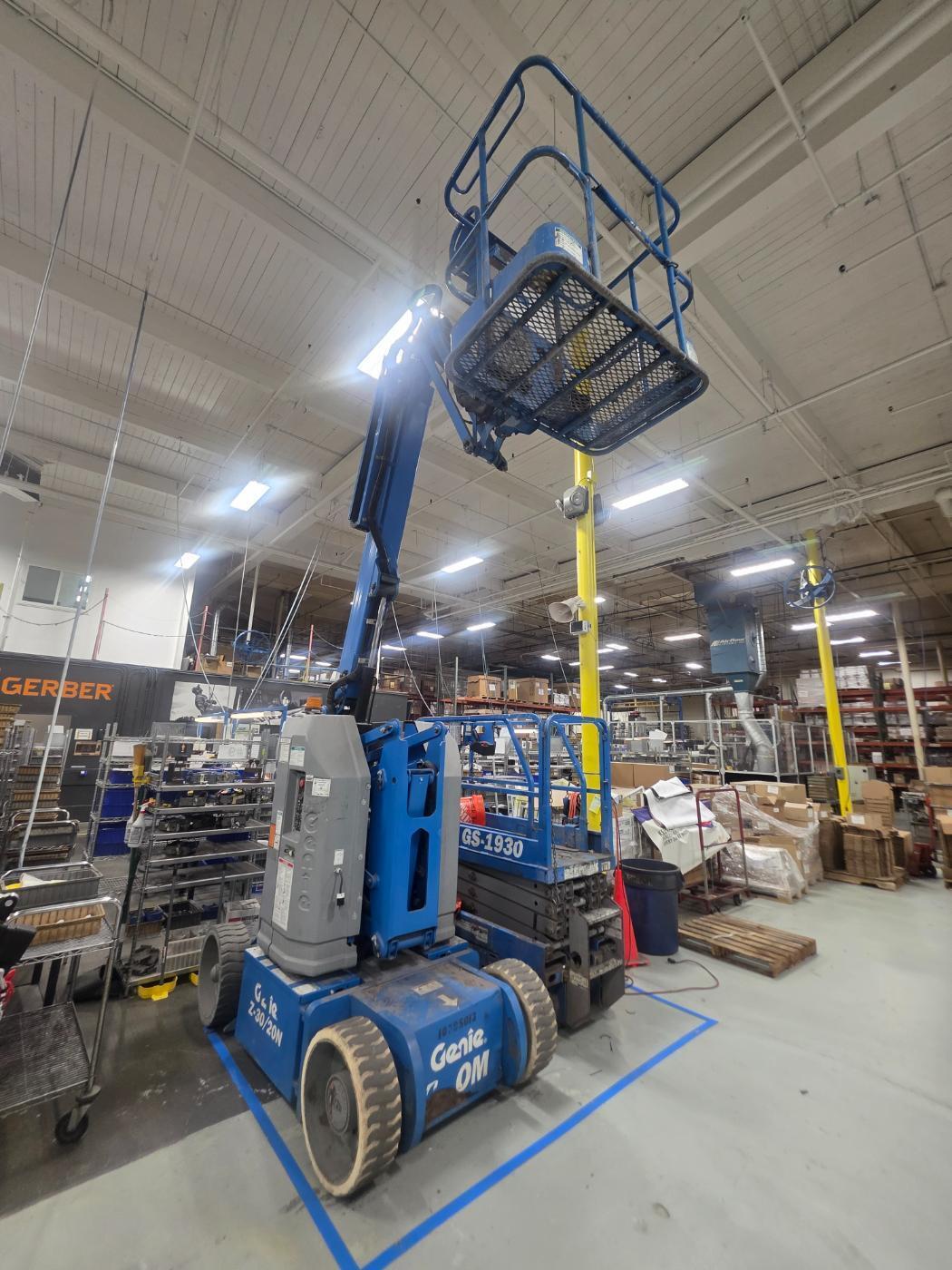 500 lb. Genie #Z-30/20N, electric articulating boom lift, 4' jib length, 36' lift height - Image 2
