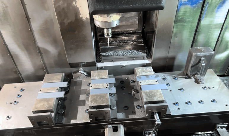 Mazak #VTC-200C, CNC vertical machining center, 24 automatic tool changer, 65.3" X, 20" Y, 20" Z, 10000 RPM - Image 6