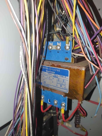 General Electric #232YDJ41F9BCH, automatic compressor control, 460 Volts, 3 phase, 400A breaker (2 available) - Image 6