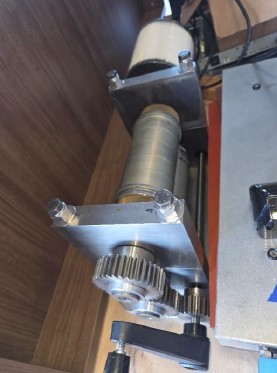 Precision, dual-roller calendaring press, graphite rollers, synchronized geared roller system - Image 2
