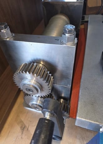 Precision, dual-roller calendaring press, graphite rollers, synchronized geared roller system - Image 3