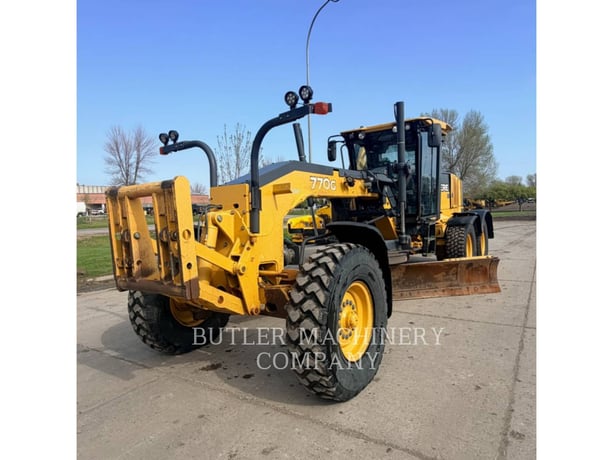 Deere & Co 770G, Motor Grader, 8014 hours, S/N: 1DW770GXEA0630035, 2010 - Image 1