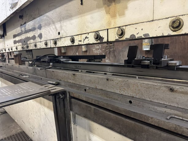 200 Ton, Standard Industrial #AB200-12, hydraulic press brake, 12' overall, 125" between housing, 8" stroke - Image 6