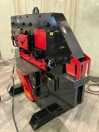 6" x 6" x 1/2" Edwards #Jaw-V, hydraulic ironworker, 115 ton, 12" throat, 7.5 HP, 30 SPM, 2000 - Image 3
