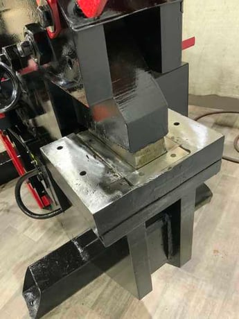 6" x 6" x 1/2" Edwards #Jaw-V, hydraulic ironworker, 115 ton, 12" throat, 7.5 HP, 30 SPM, 2000 - Image 9