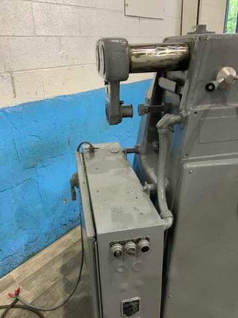 Kearney & Trecker #307-S12, horizontal mill, 62-1/2" x12" table, 47° table swivel, coolant - Image 6