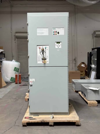 600 Amp. ASCO #F07ATBA30600C5XC, Automatic Transfer Switch, 3-pole, NEMA 1 enclosure, 208 Volt, 3PH - Image 1